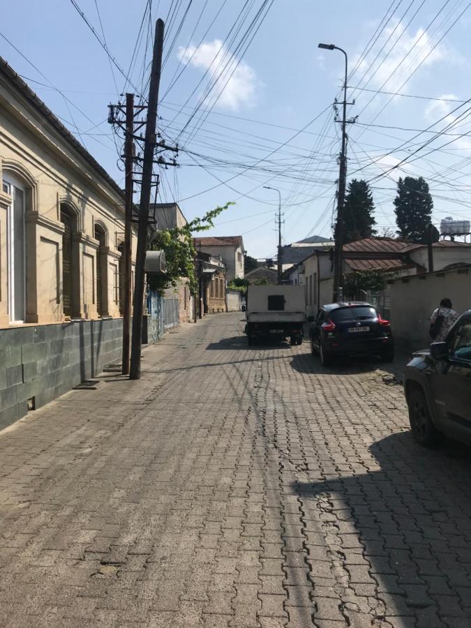 Центр Города Спокойная Улица Кутаиси Экстерьер фото